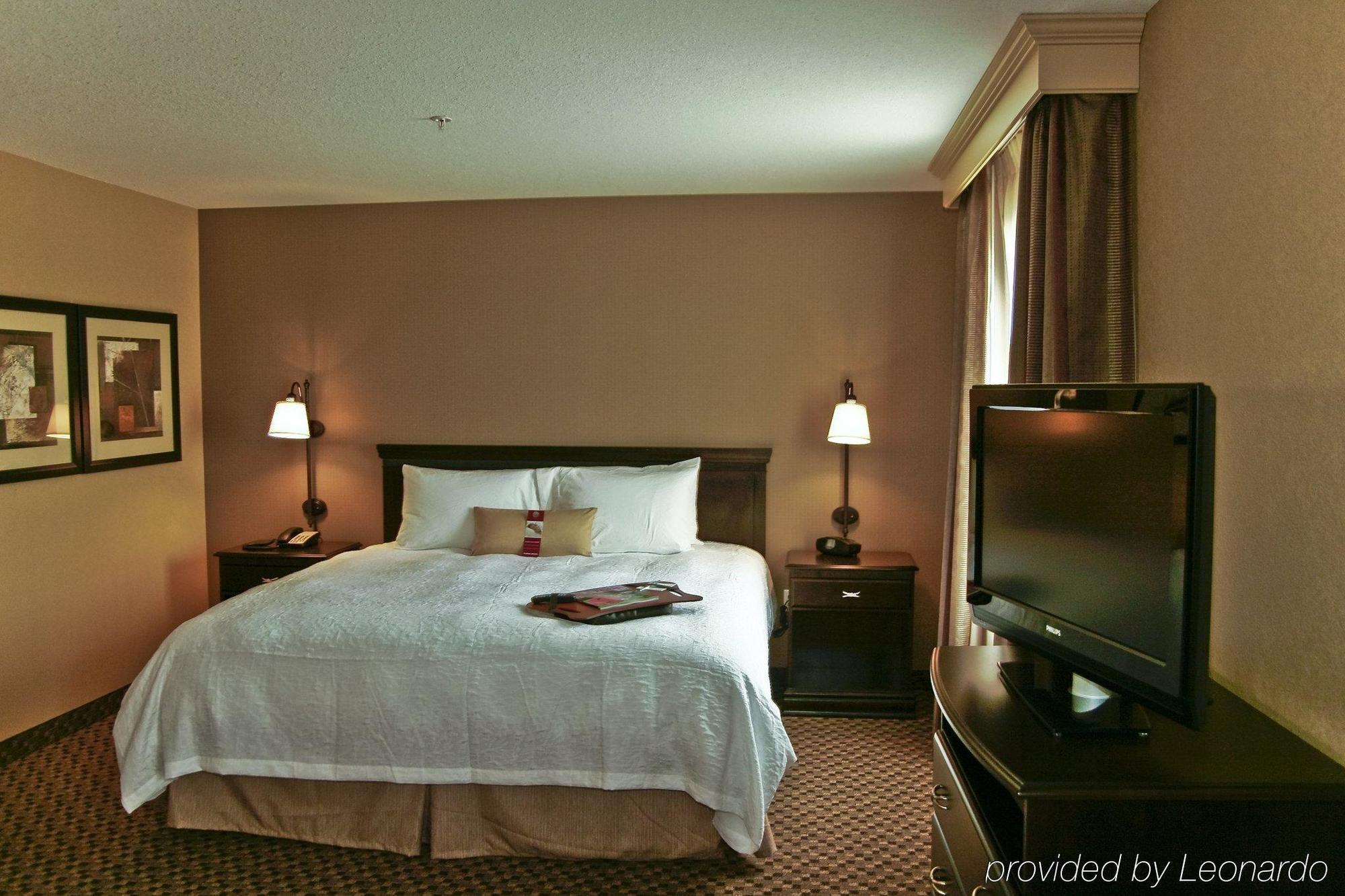 Hampton Inn & Suites Edmonton/West Pokoj fotografie