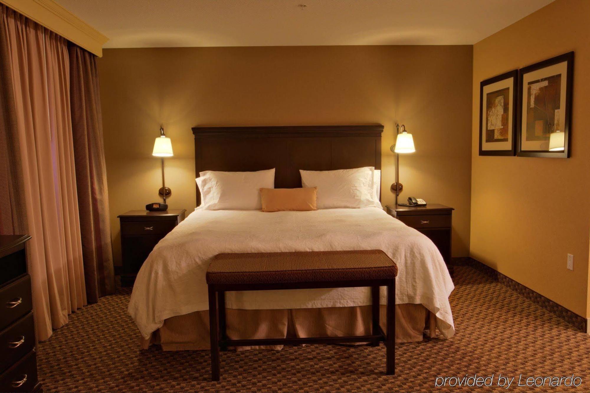 Hampton Inn & Suites Edmonton/West Pokoj fotografie